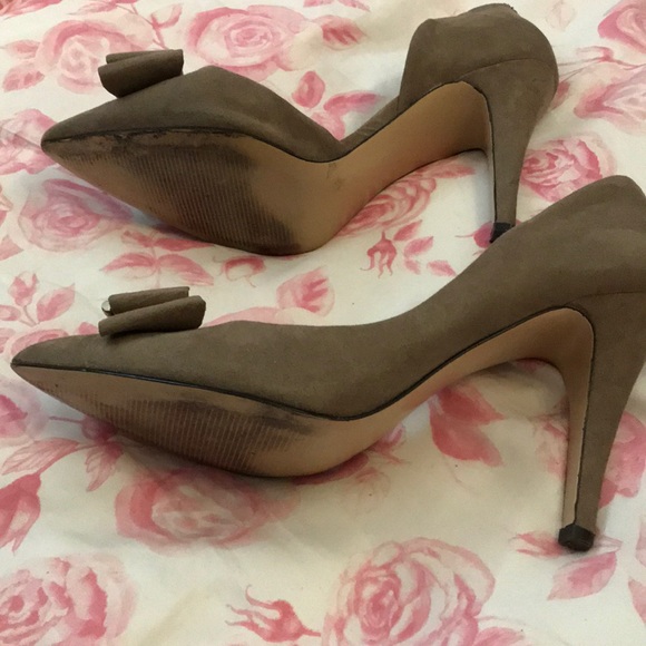 BCBG HEELS - Picture 2 of 3